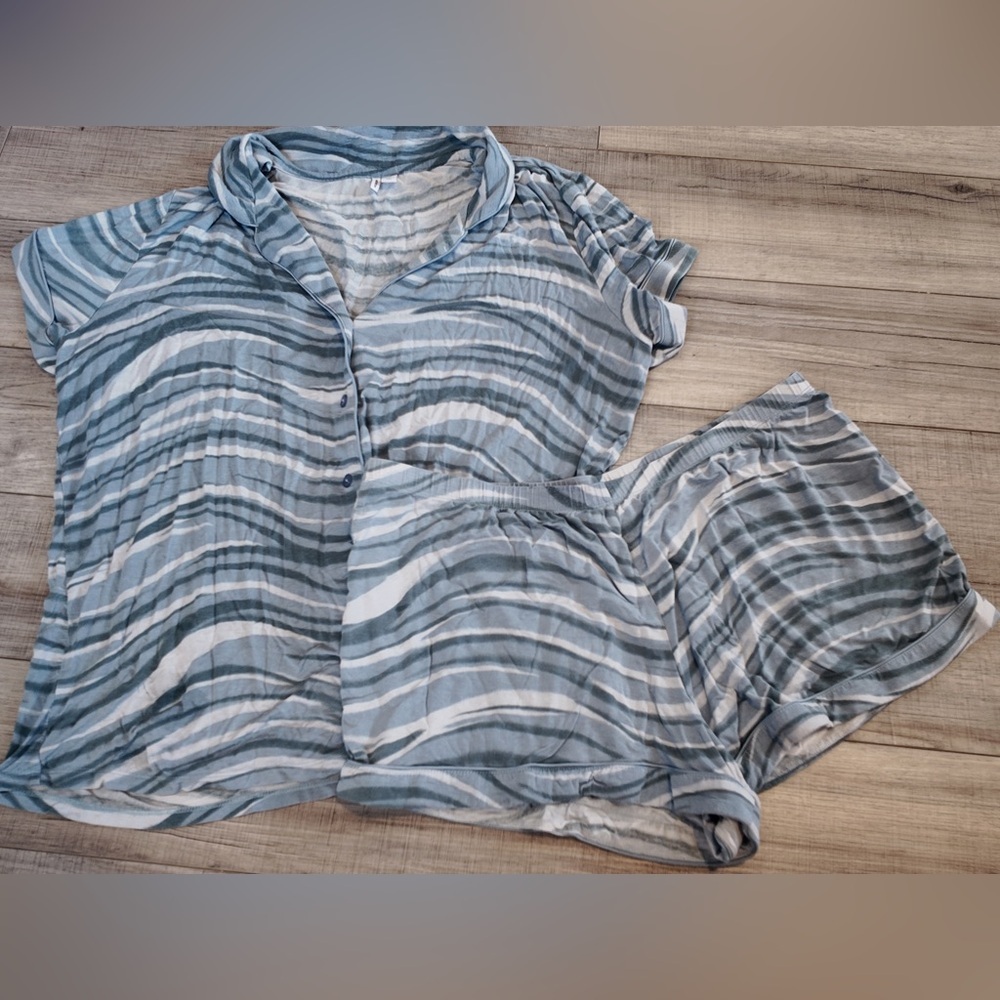 Nordstrom Women’s Blue Striped Pajama Set – Size L, Button-Up Top & Shorts
